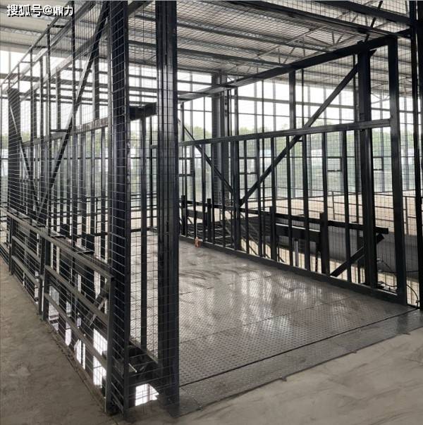 pg电子平台登录入口选购提升机钢丝绳皮带时需要注意哪些事项及其作用又有哪些？